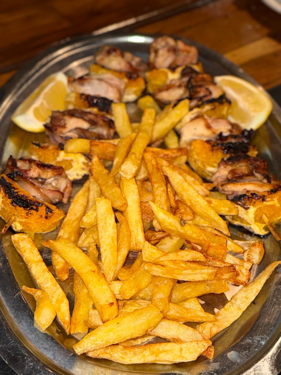 Brochettes de pollo y naranja